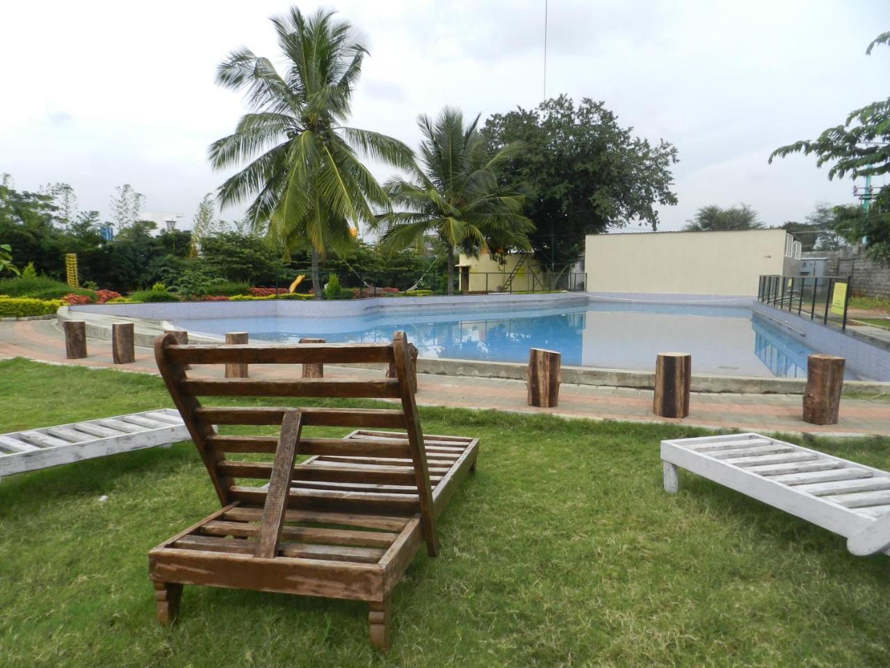 Park Hotel And Resort Kaglipur Exterior foto