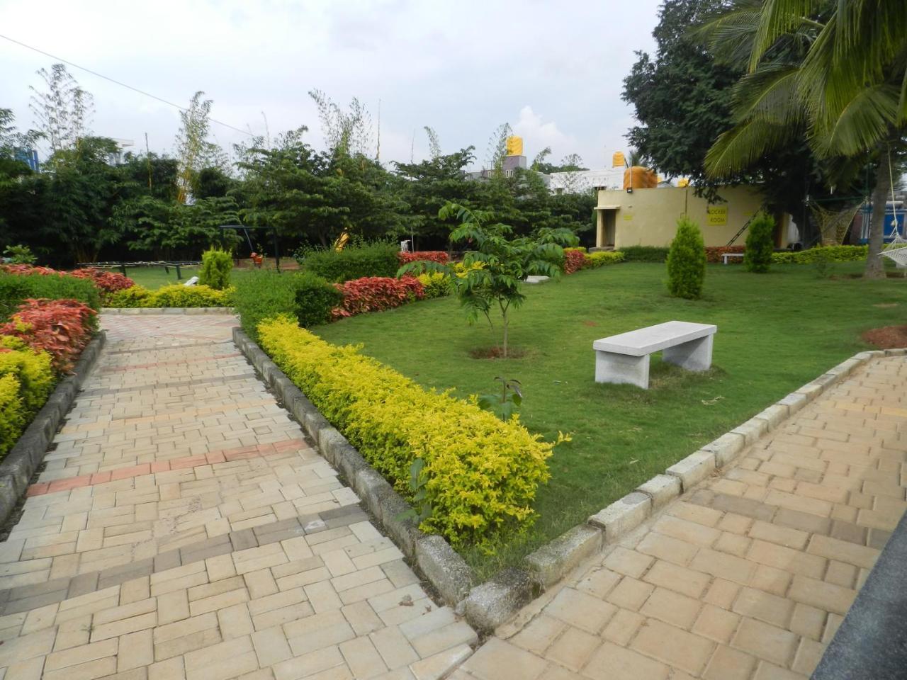 Park Hotel And Resort Kaglipur Exterior foto