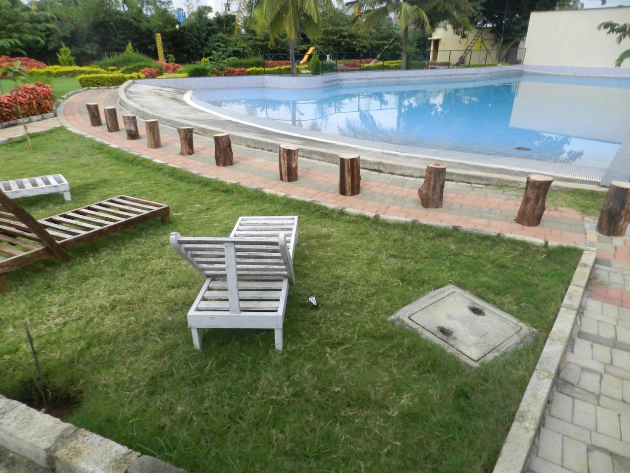 Park Hotel And Resort Kaglipur Exterior foto